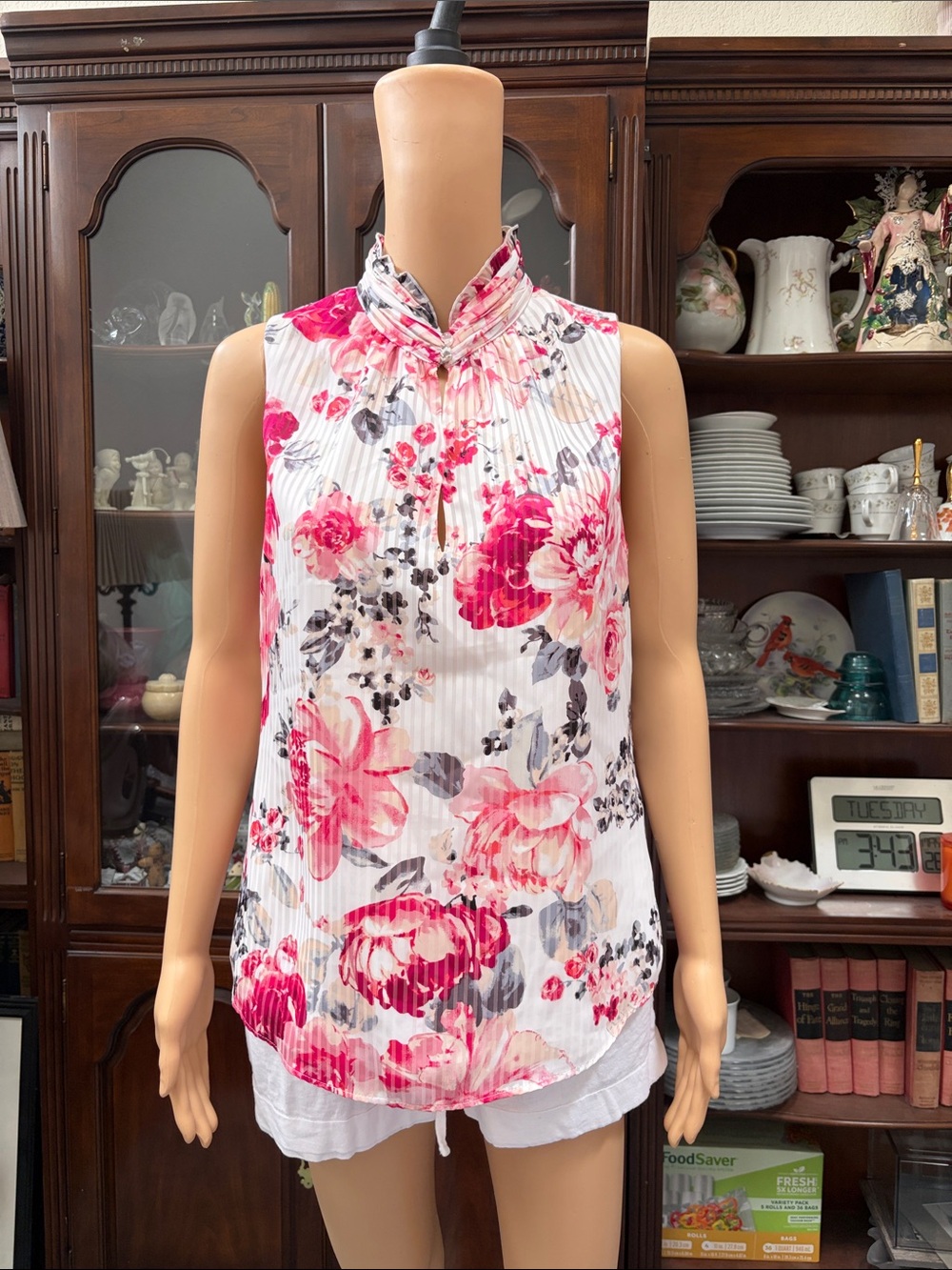 White House Black Market White Sleeveless Mock-Neck Blouse with Pink Floral